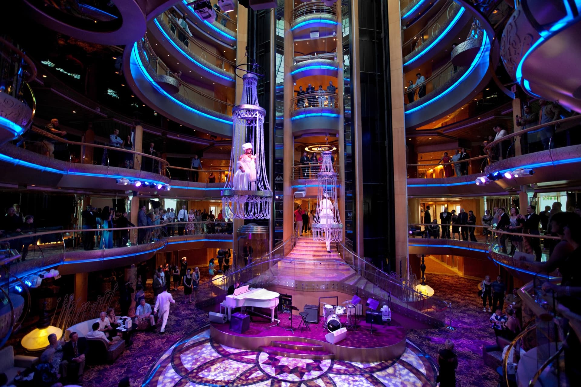 Radiance of the Seas 선내