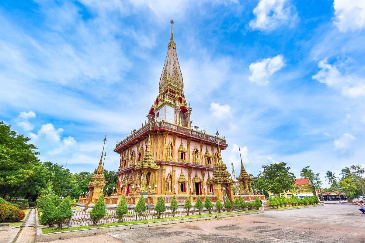 왓찰롱 사원 (Wat Chalong)