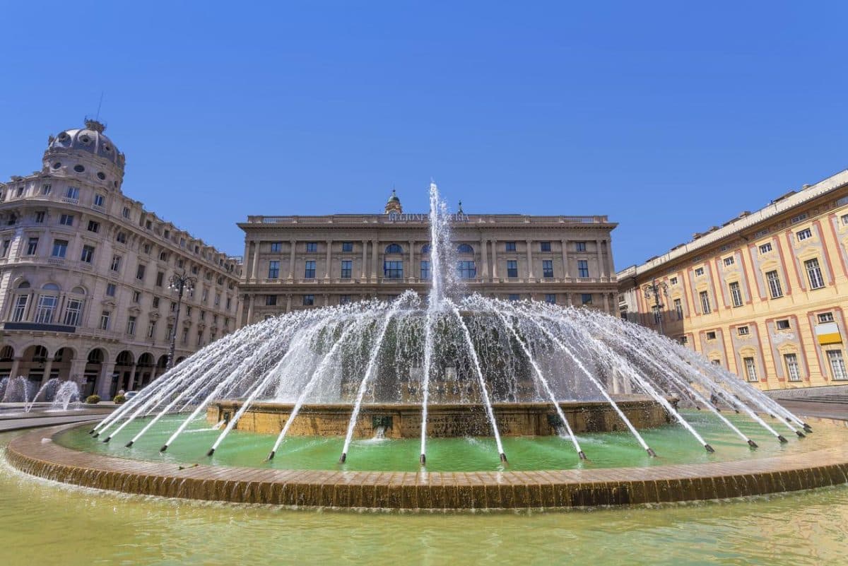 페라리 광장(Piazza De Ferrari)