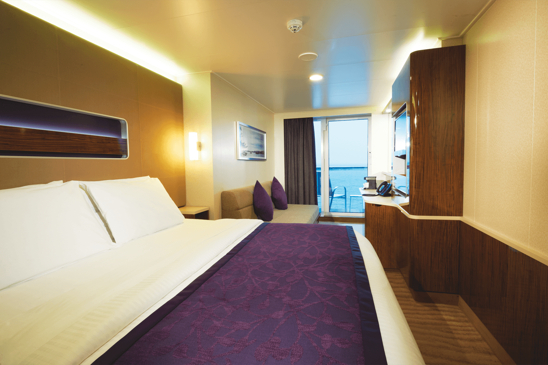 Aft-Facing Club Balcony Suite