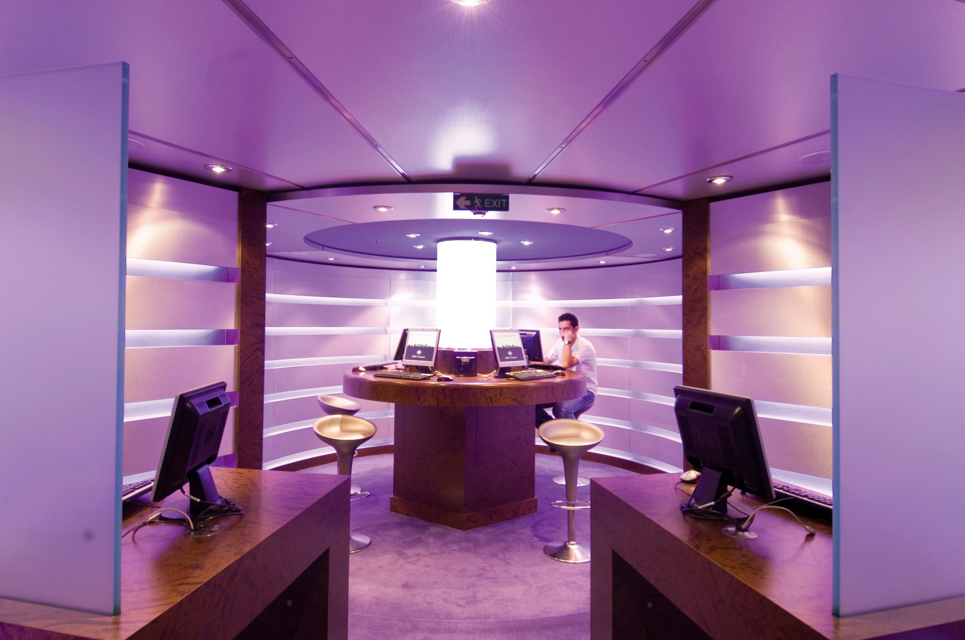 Internet Café