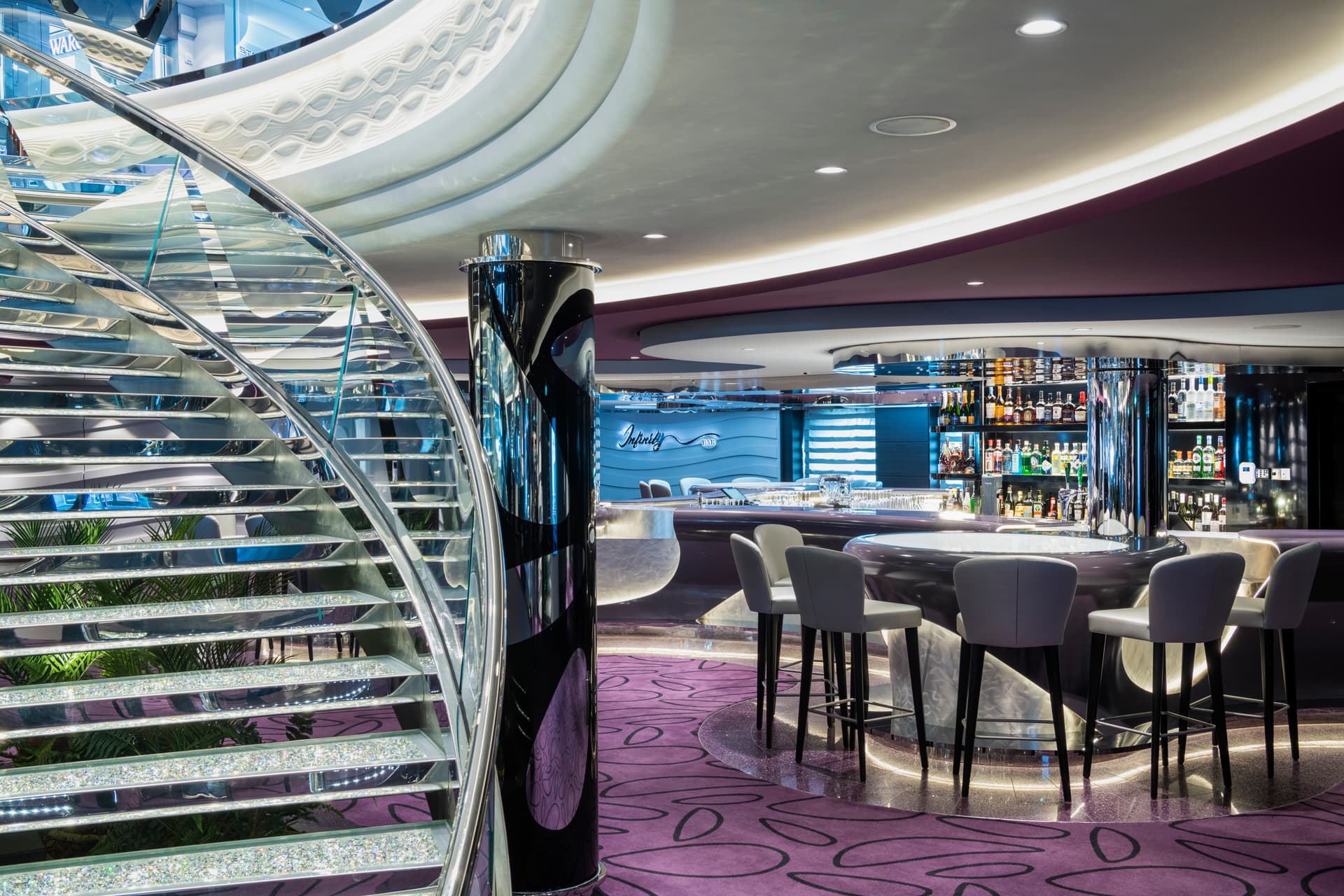 MSC Virtuosa 선내