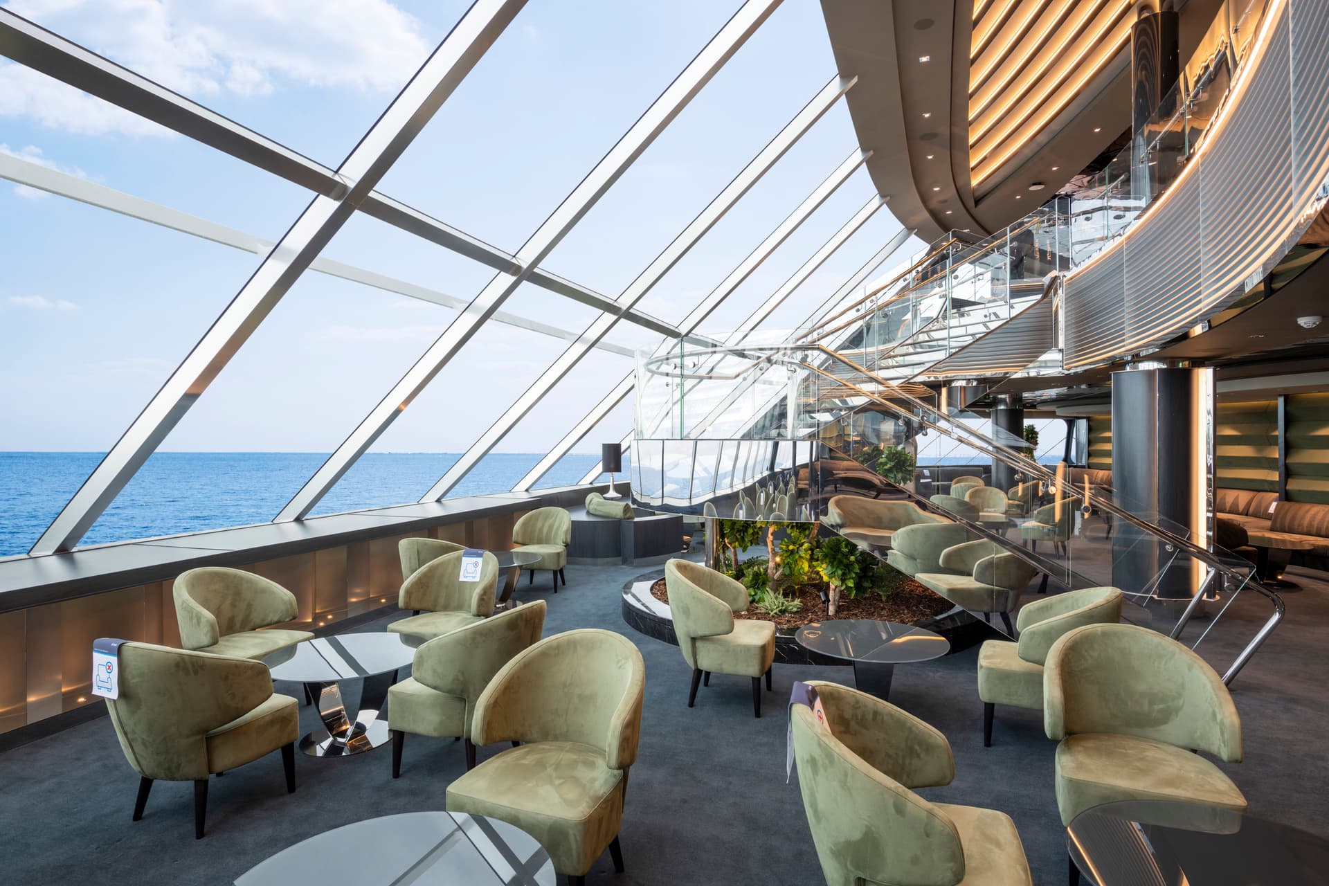 MSC Virtuosa 선내