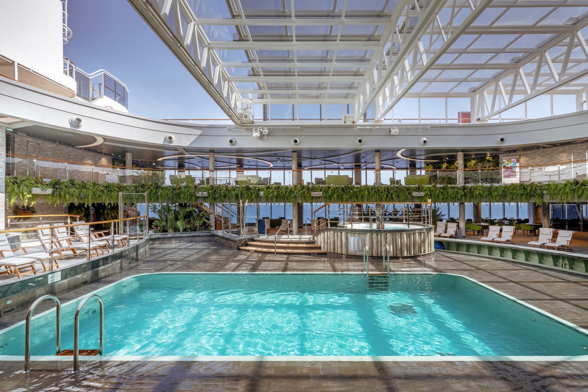 Jungle Pool Lounge