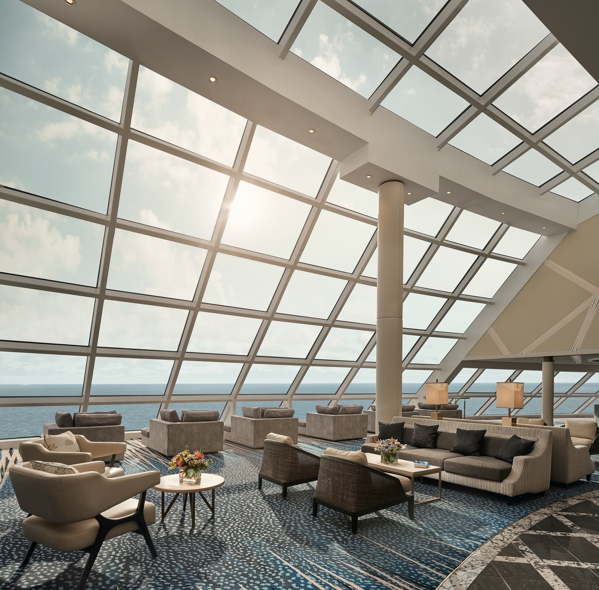 Norwegian Joy 선내
