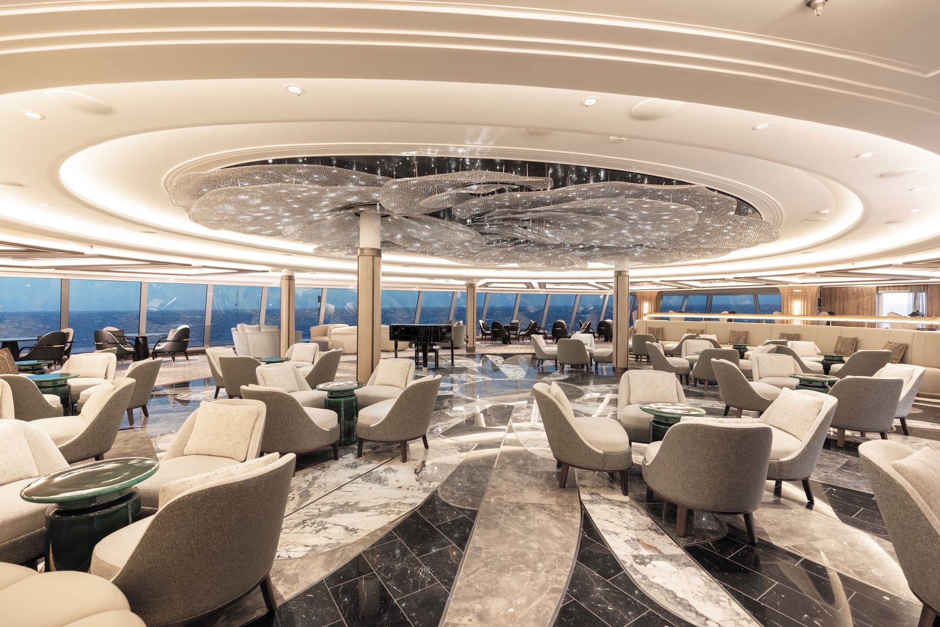 Seven Seas Grandeur 선내
