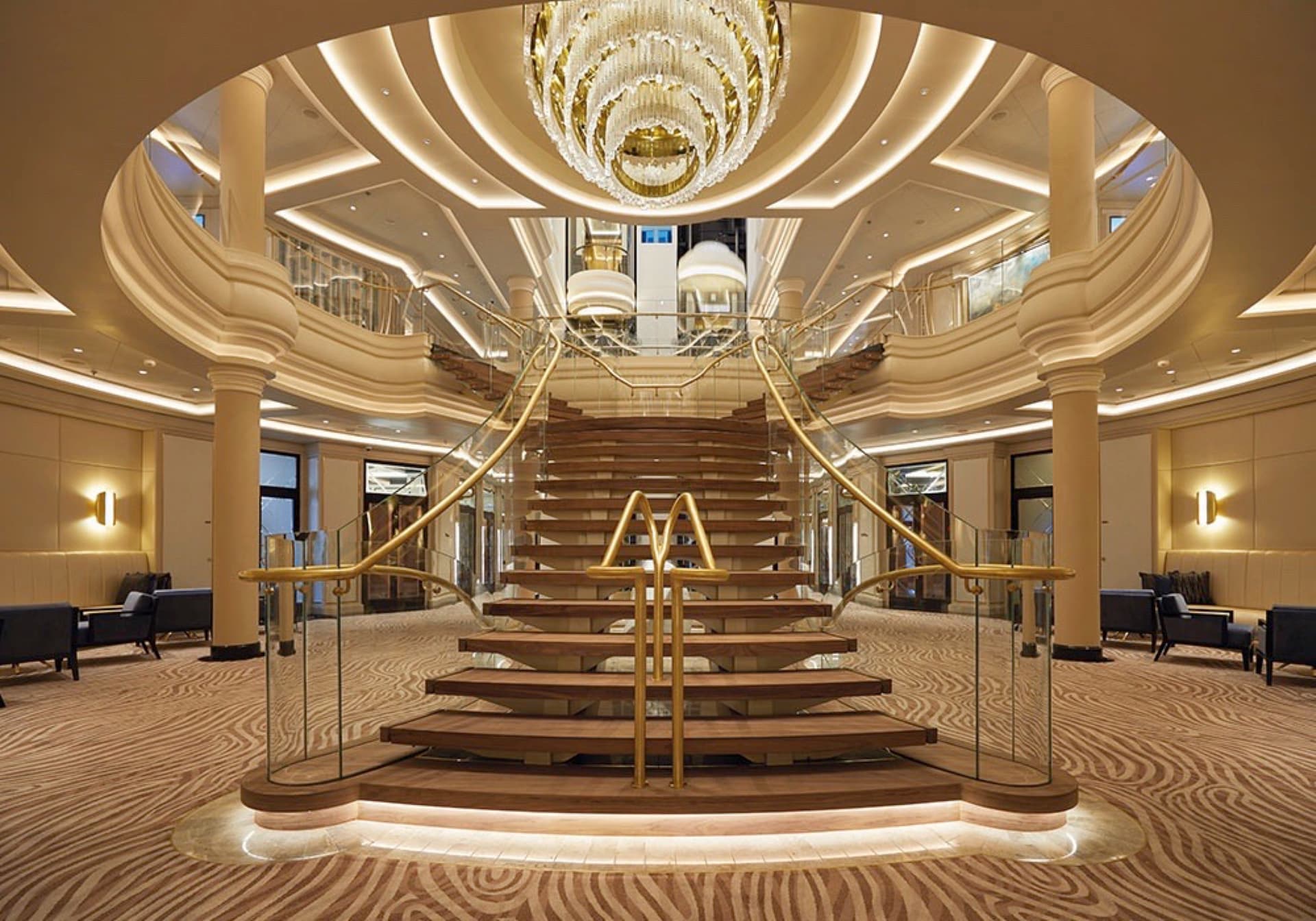 Seven Seas Splendor 선내