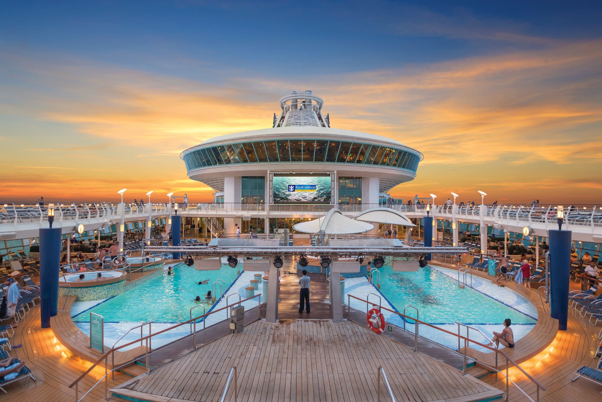 Adventure of the Seas 선내