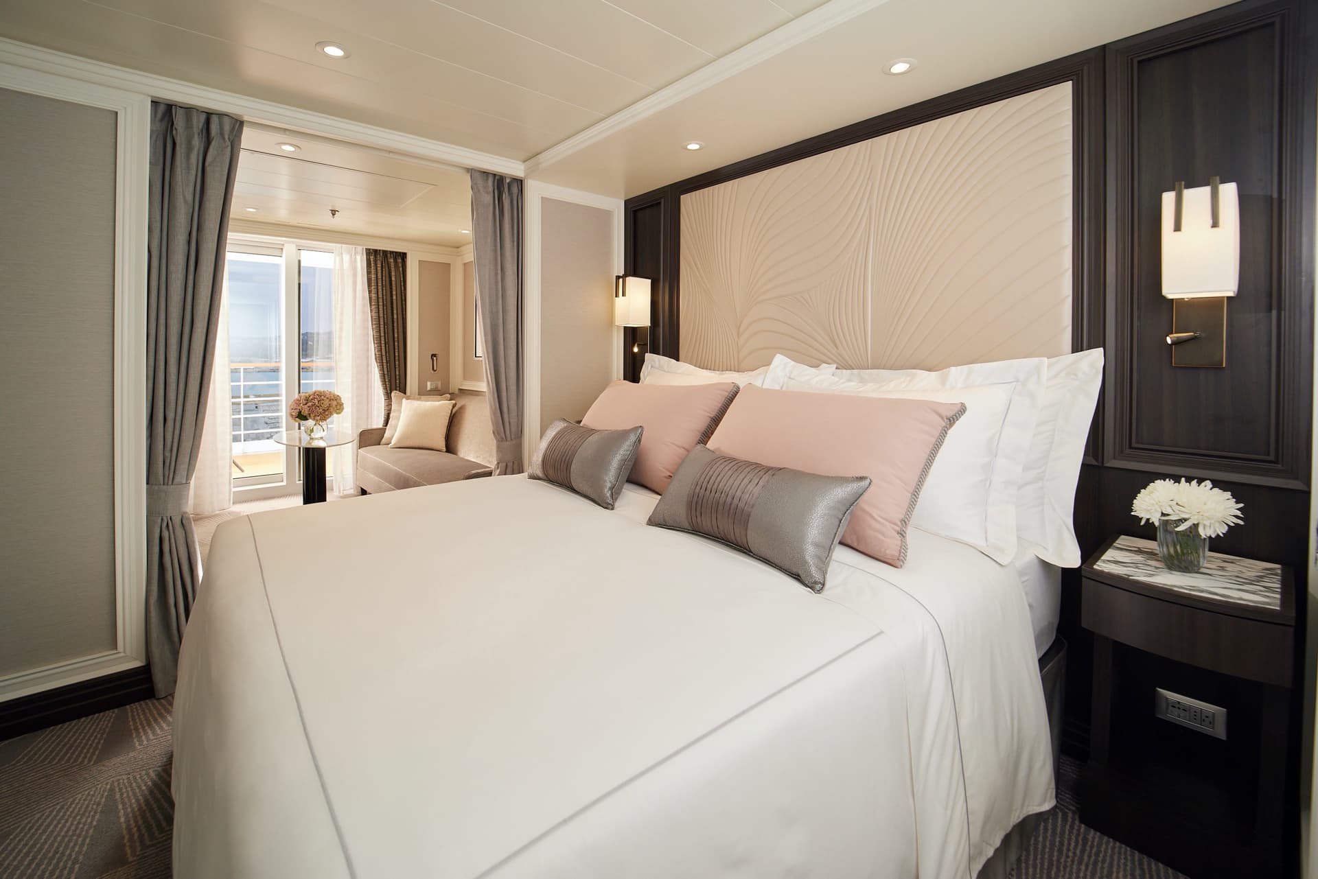 Deluxe Veranda Suite