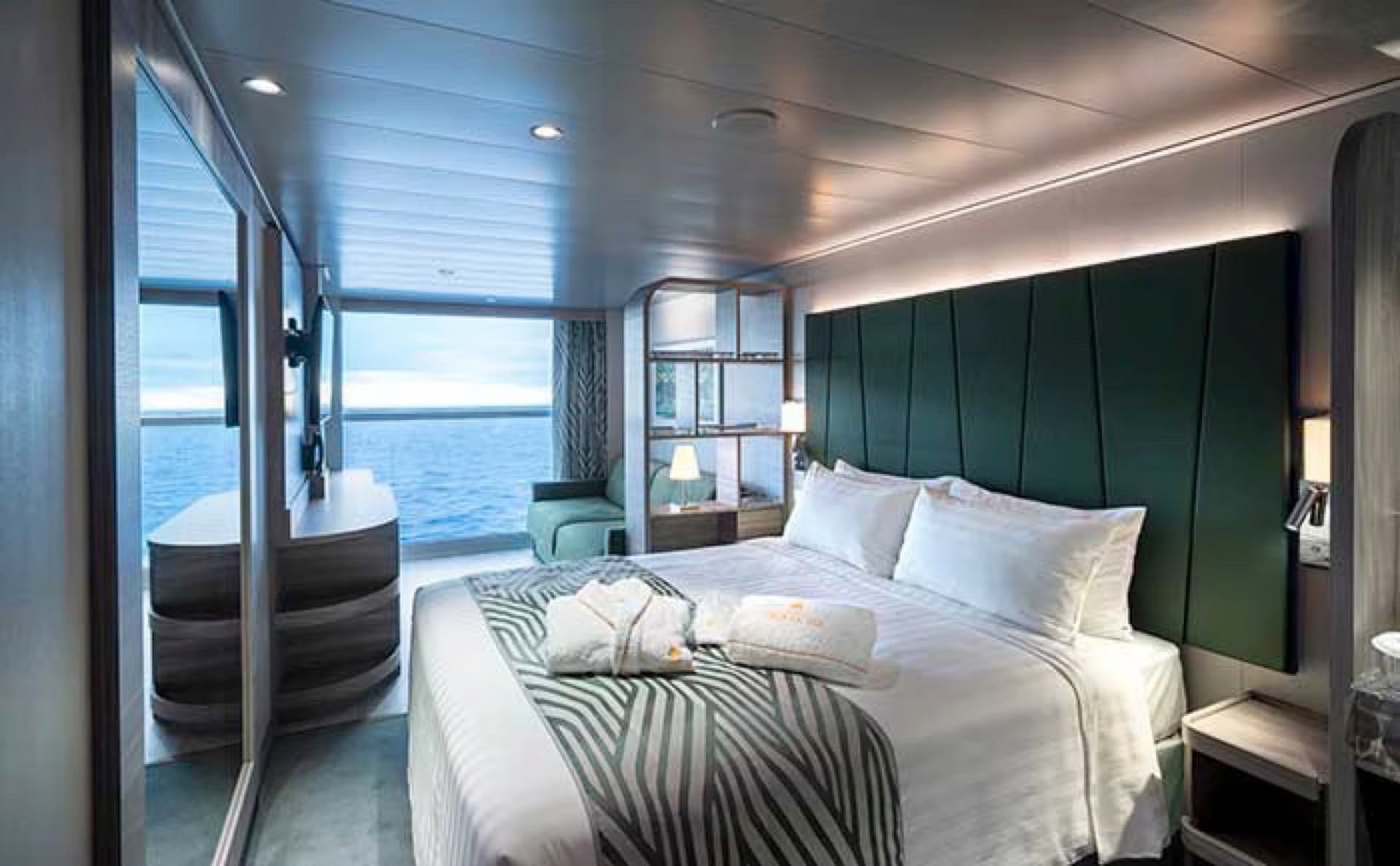 Infinite Ocean View Aurea