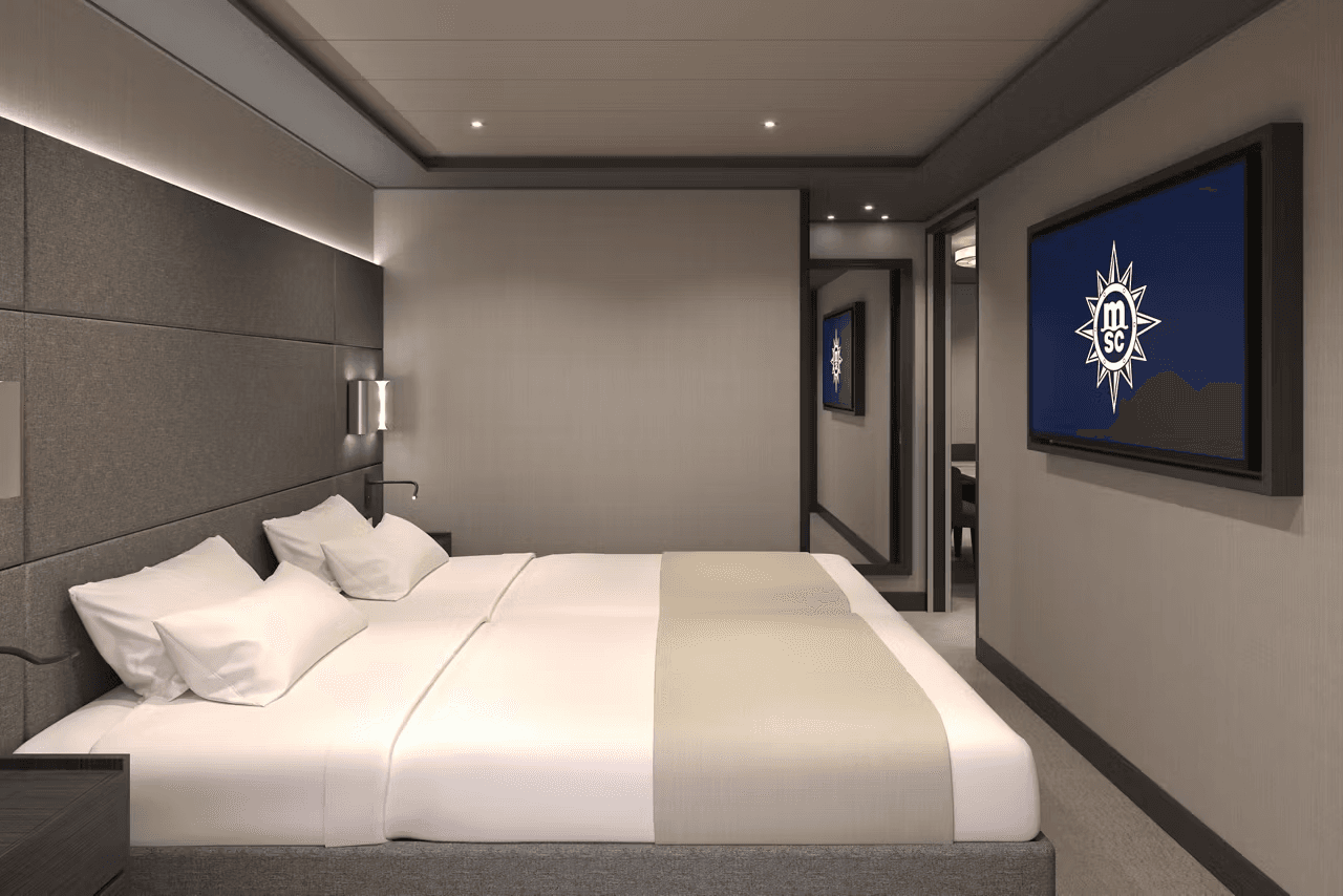 Yacht Club Royal Suite with Whirlpool Bath