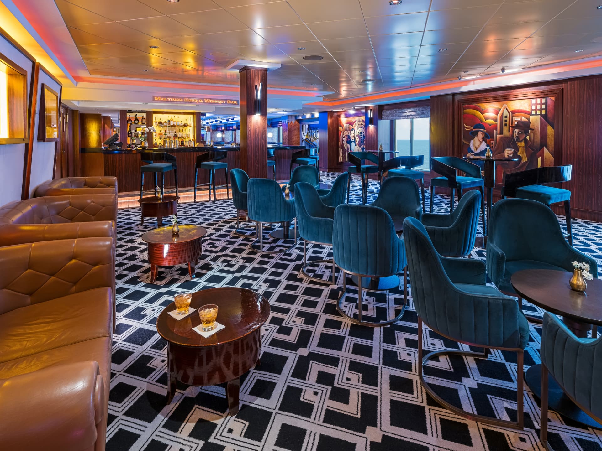 Norwegian Pearl 선내