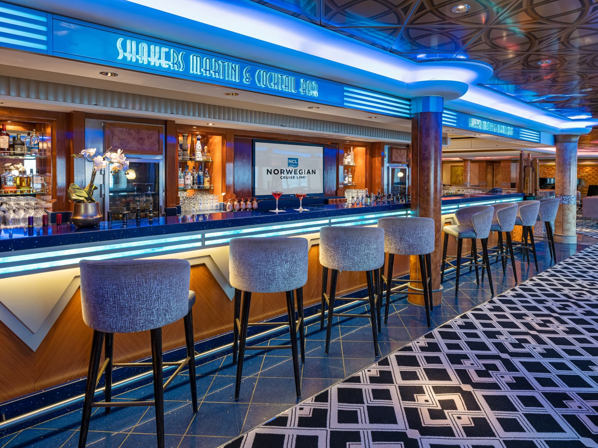Norwegian Pearl 선내