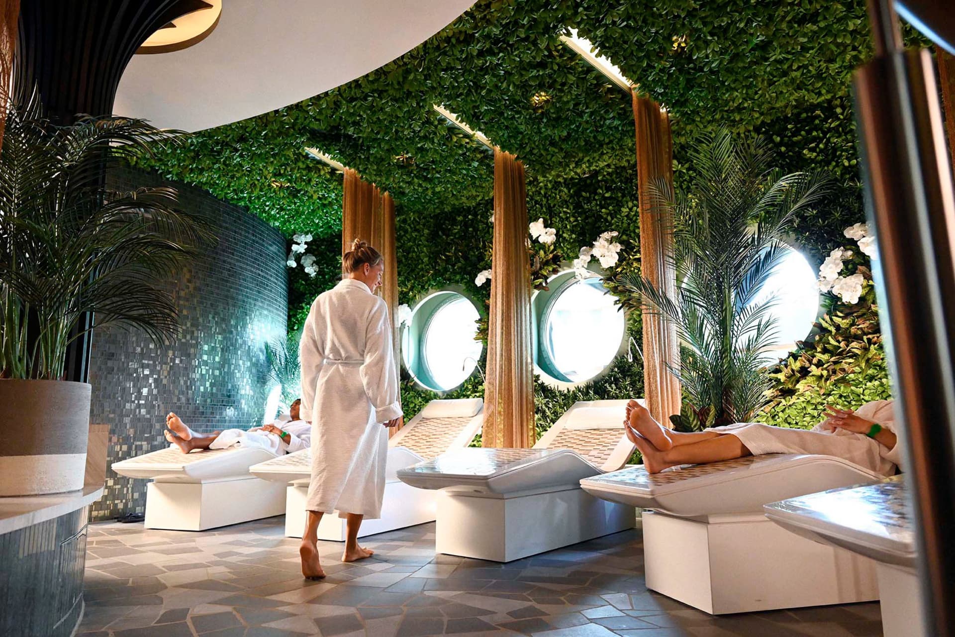 Spa, Salon & Fitness