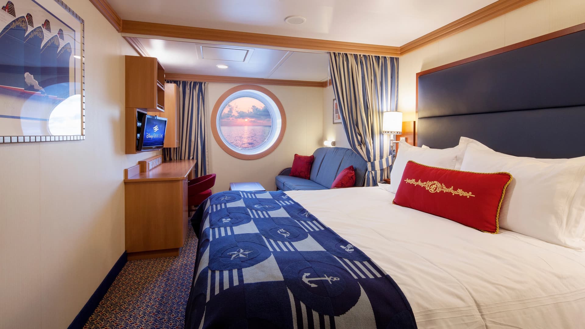 Deluxe Oceanview Stateroom