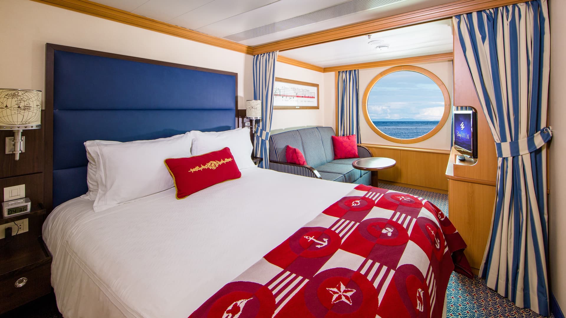 Deluxe Oceanview Stateroom